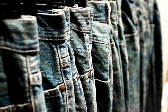 Cách giặt quần Jeans không ra/phai màu