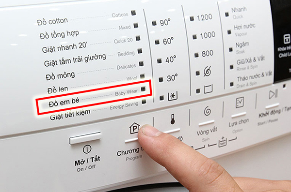 Sử dụng máy giặt có chế độ giặt quần áo trẻ em