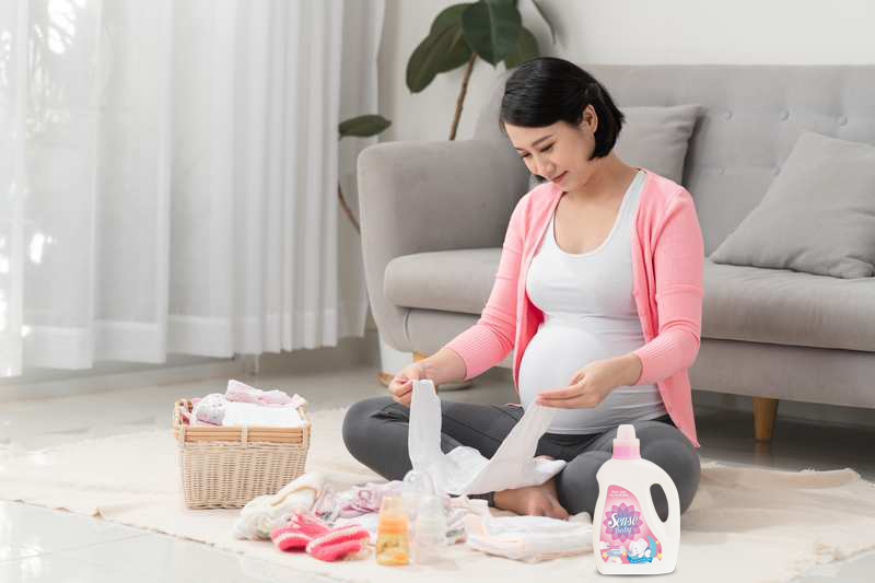Dụng cụ vệ sinh cá nhân: Bàn chải, kem đánh răng, dây buộc tóc, kem dưỡng môi, kem dưỡng ẩm chăm sóc làn da sau đẻ.